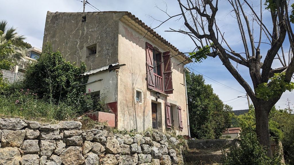 Maison provençale BARGEMON 130000€ ARCHI-IMMO Maison provençale BARGEMON 130000€ ARCHI-IMMO